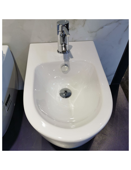 Set sanitari bagno Vitra serie Sento vaso bidet e coprisedile slim duroplast bianco lucido *Prodotto in esposizione - Kallea